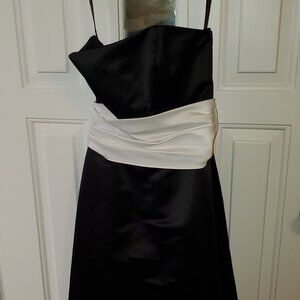 Women's Bill Levkoff Black and White Stapless Dress - Slightly New - Size 4